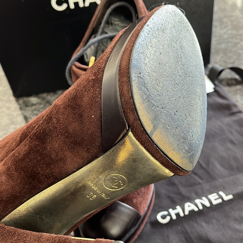 CHANEL - Picture 9 of 11